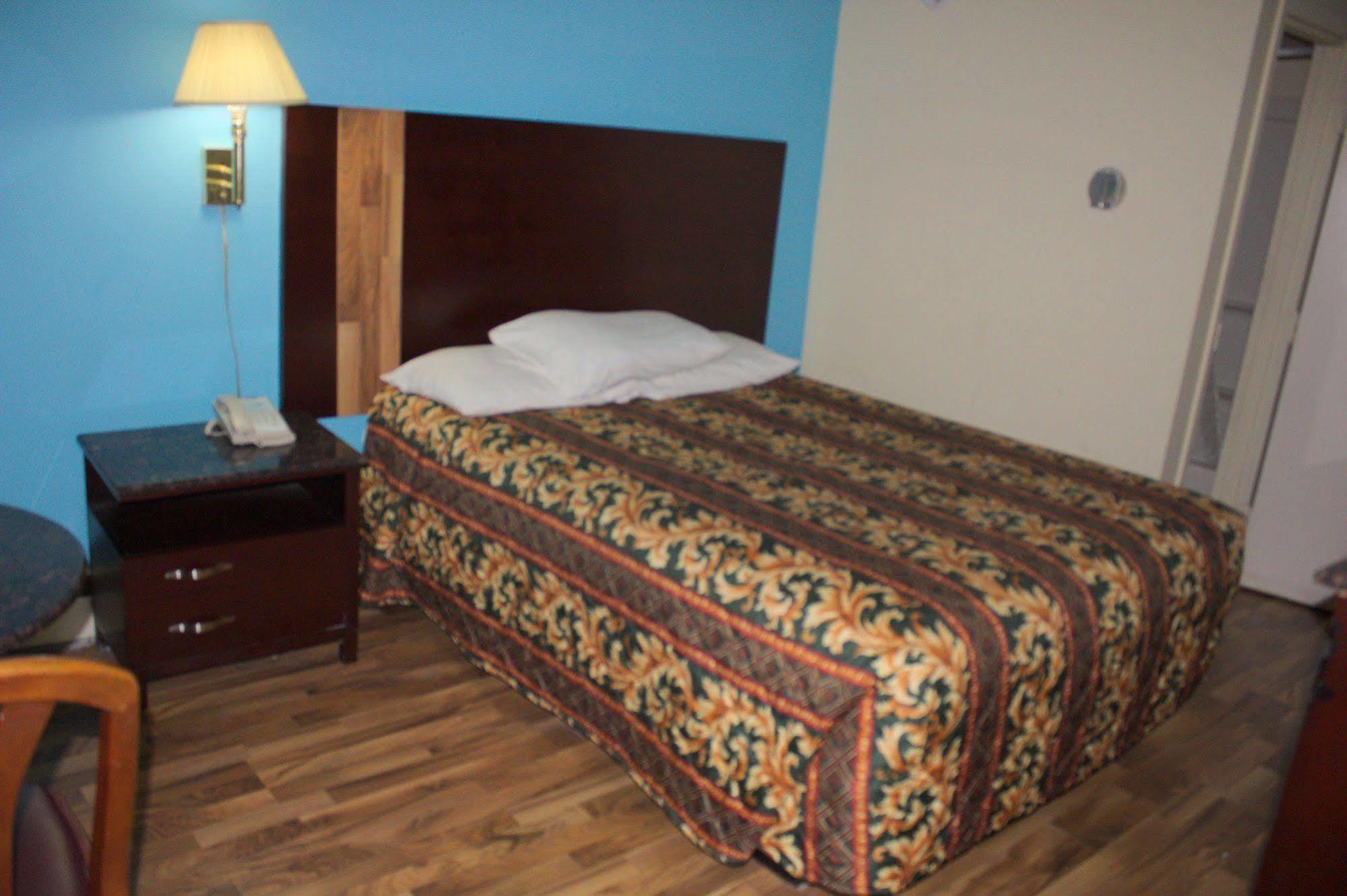 American Inn And Suites Countryside Exterior foto